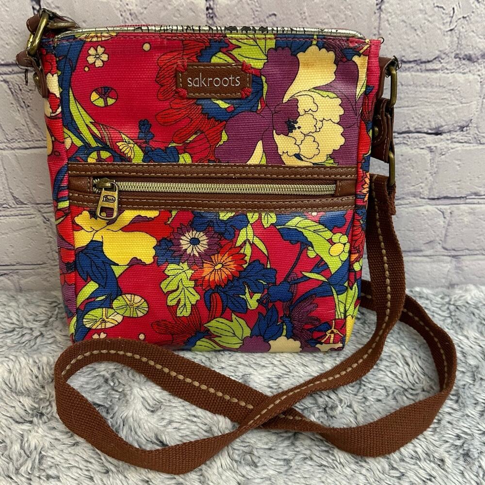 Sak Roots Artist Circle Flat Crossbody Purse Red Floral Brown Adjustable Strap
